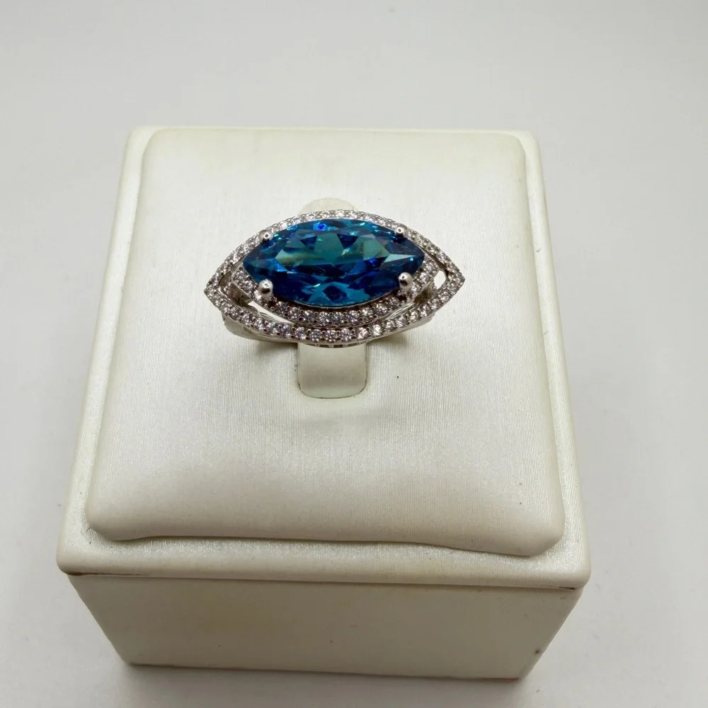 14x7mm East/West Marquise cut Blue ICE CZ w/ cz accent‎ ring in sterling silver!